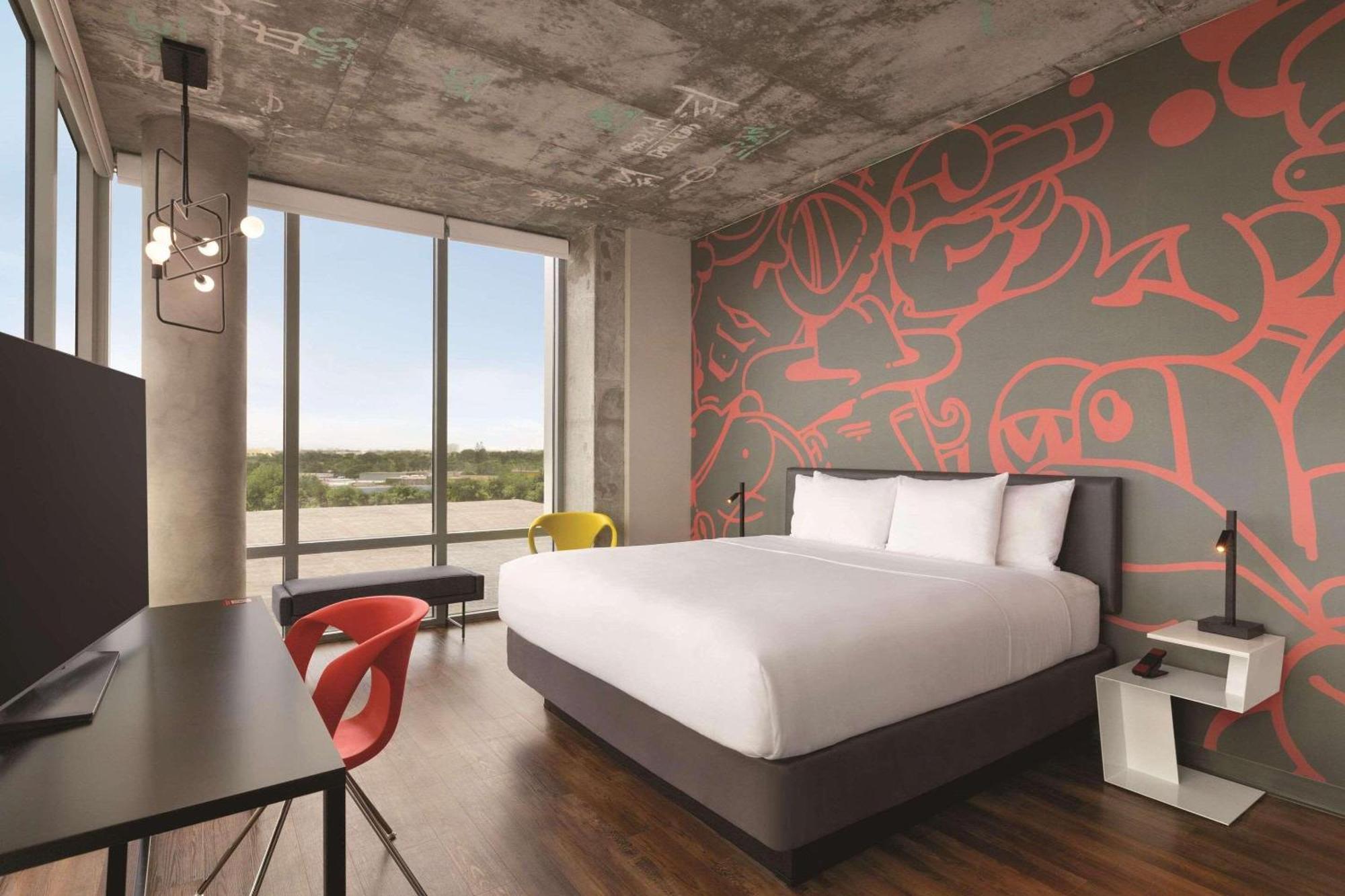 Radisson Red Miami Airport Hotel Miami Springs Exterior photo